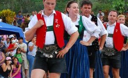 Deutsch-Österreichische Kultur - an den alten Traditionen hält man in Pozuzo weiterhin fest
