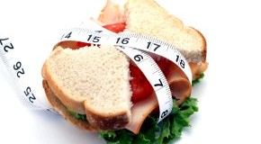 Bei der Low-Carb-Diät isst man weniger Kohlenhydrate