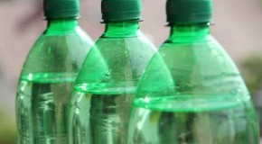 Chemikalie Polykarbonat: Bisphenol A in Plastikflaschen