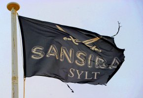 Die Flagge der Sansibar auf Sylt