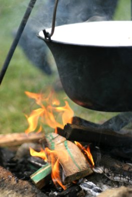 Kessel - früher wurden Suppen über dem Feuer gekocht