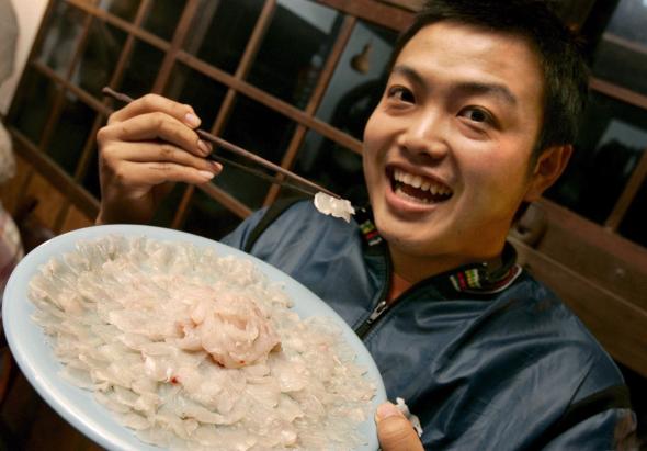Todesmutig oder Dekadent: Wer es sich leisten kann, isst Fugu, dem Filet vom Kugelfisch.