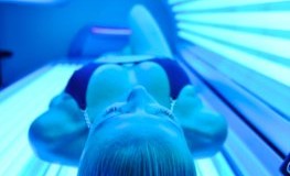 Hautkrebsgefahr - Gefährliche Bräune: Sonnenbad im Solarium