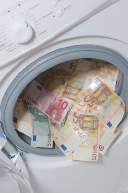 Geldwäscherei - unversteuertes Geld wird gewaschen