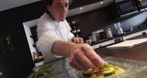 Chefkoch Gerhard Schwaiger in seiner Restaurantküche