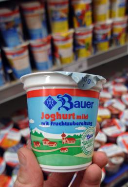Joghurt mit Fruchtzubereitung hat einen Fruchtgehalt von 3,5%