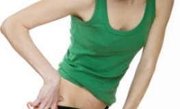 Magersucht: Das Mädchen leidet unter einer Essstörung - möglichst viel fett vom Körper weg