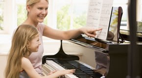 Musikalische Früherziehung - Ein Kind lernt Klavier