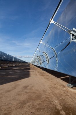 Solarenergie: Reflektoren im Solarkraftwerk Andasol