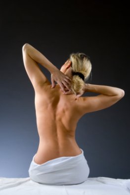 Rückenschmerzen - die Alexander-Technik kann die falsche Körperhaltung korrigieren
