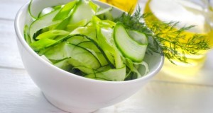 Salatgurken haben kaum Kalorien.
