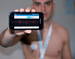 Self-Hacking: EKG-Signale werden drahtlos an das Android-Smartphone übermittelt