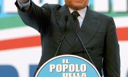 Minsterpräsident Berlusconi hält eine Wahlkampfrede