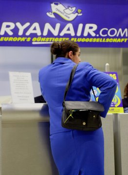 Stewardessen von Billigflieger Ryanair sollen abspecken